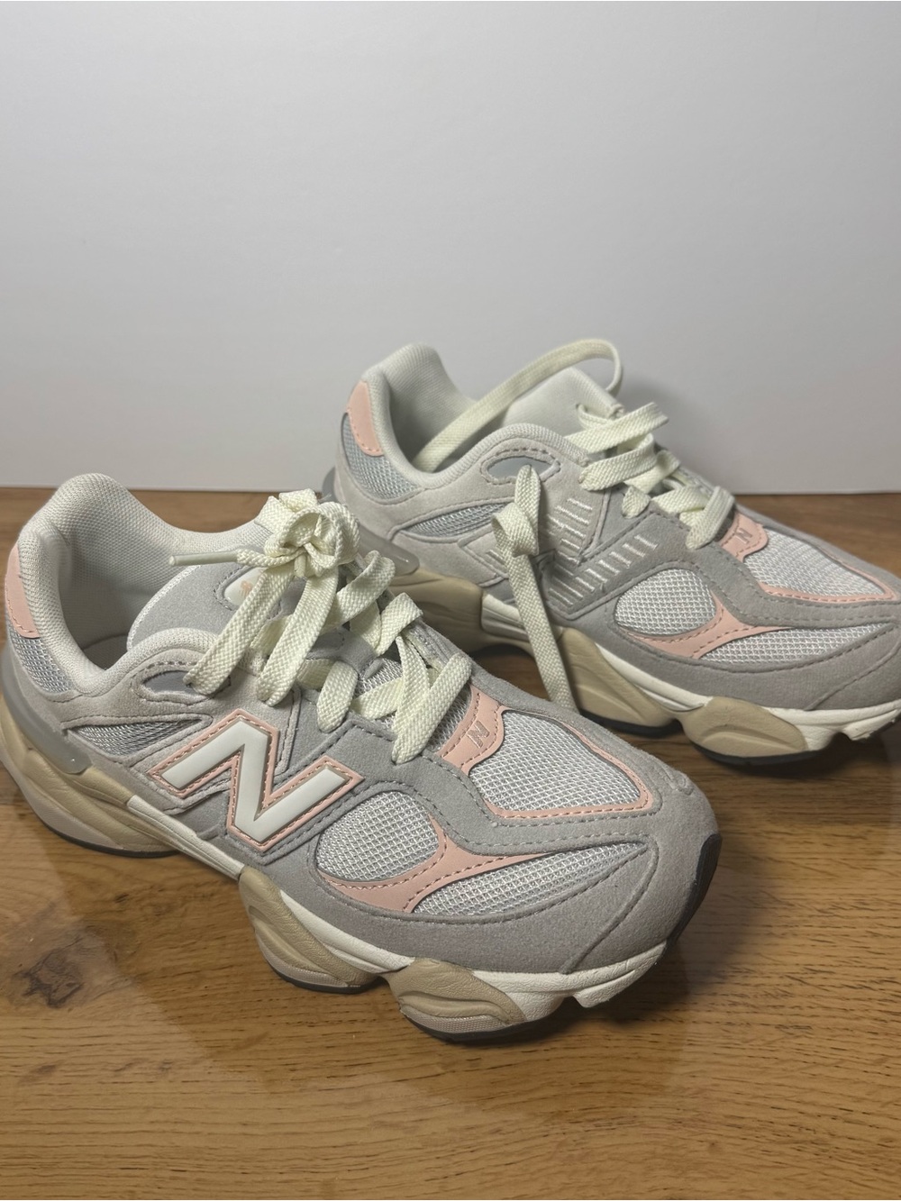 New Balance Kids Sneakers in Light Gray and Pale Pink